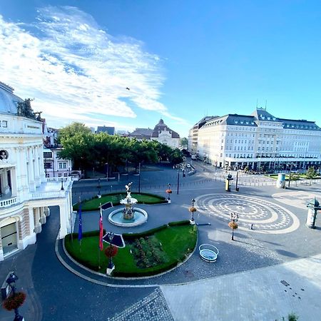 Modern Apartment In Historic City Center Old Town Bratislava Exteriör bild