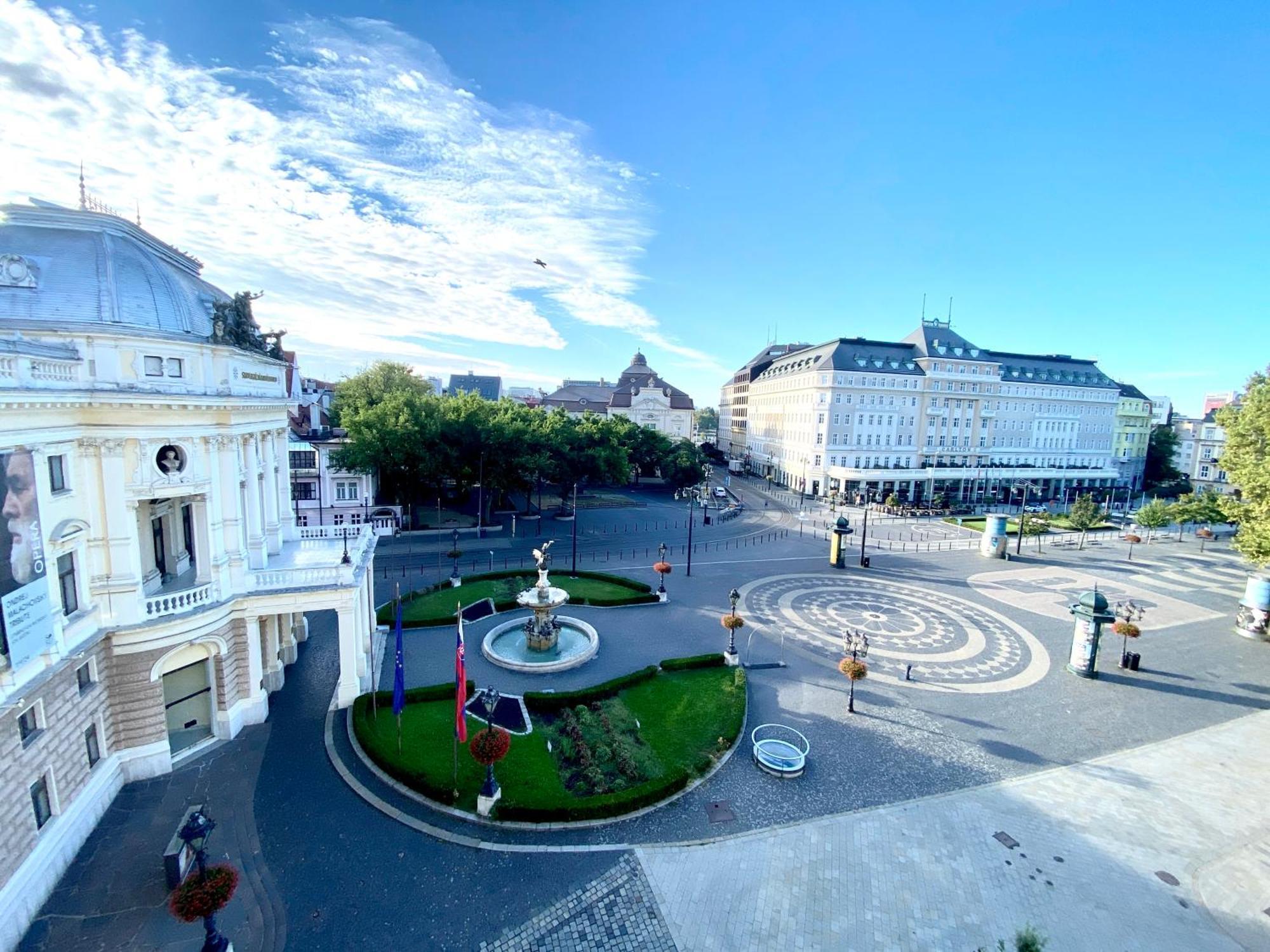 Modern Apartment In Historic City Center Old Town Bratislava Exteriör bild